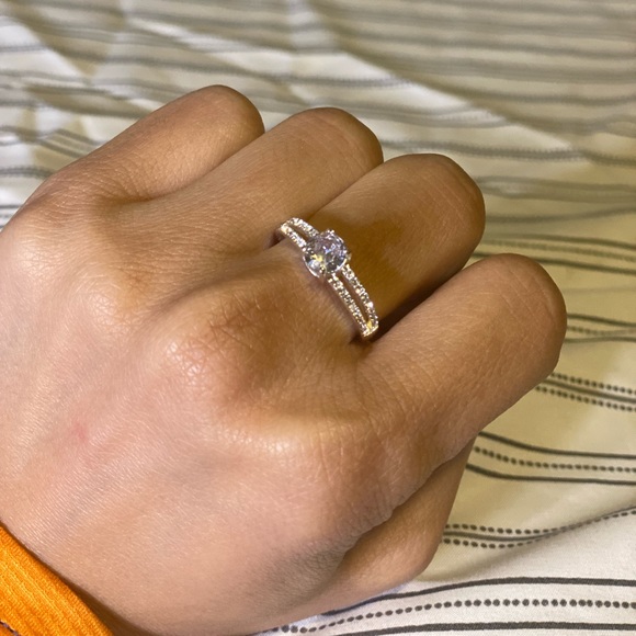 Diamond Ring - Picture 1 of 5